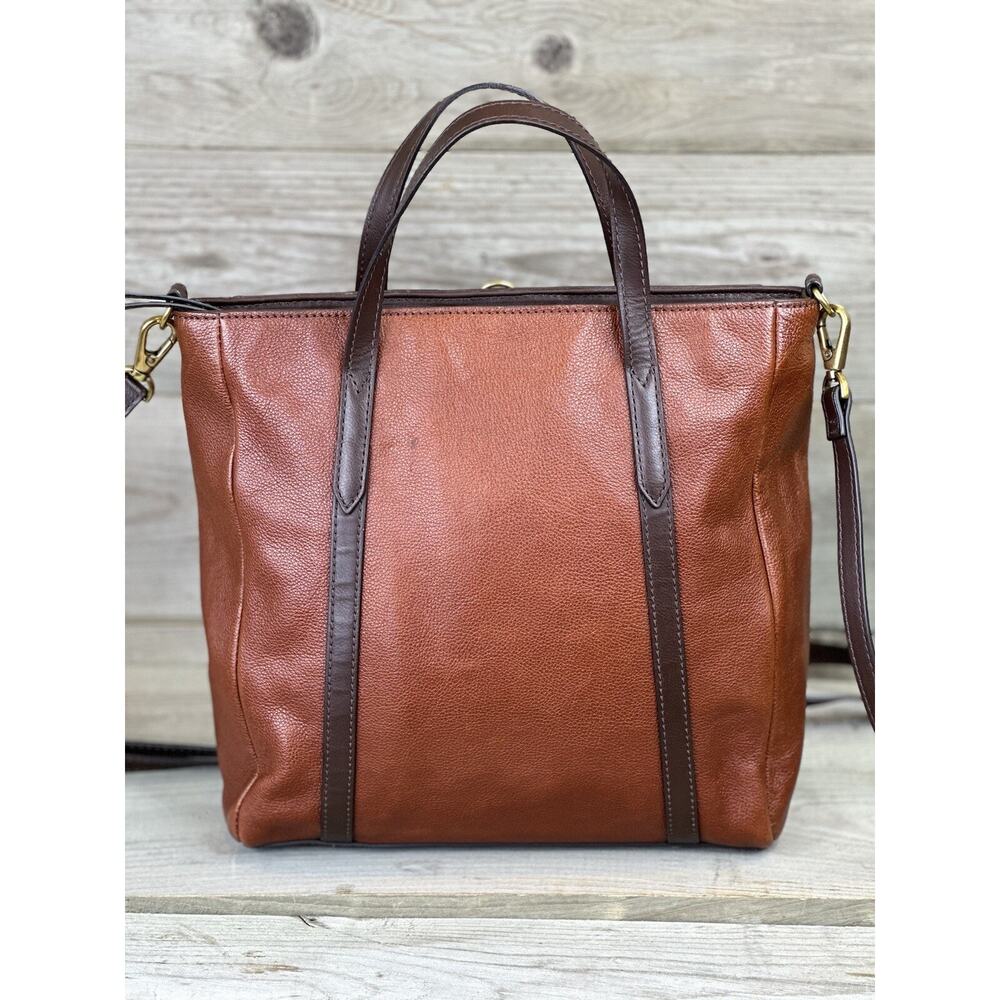 Fossil SHB2125 Sydney Small Convertible Backpack Two-Toned COGNAC BROWN